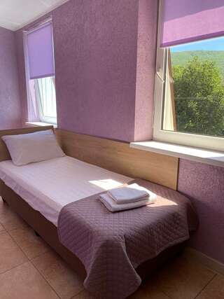 Гостевой дом Ника Кабардинка Одноместный номер с видом на горы-1